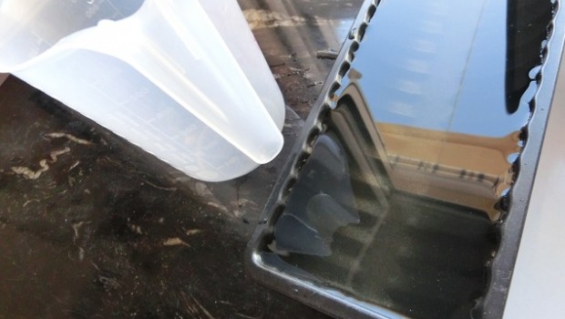 ¿Cómo calcular la masa?LLenamos de agua el molde y pasamos el agua a una jarra.