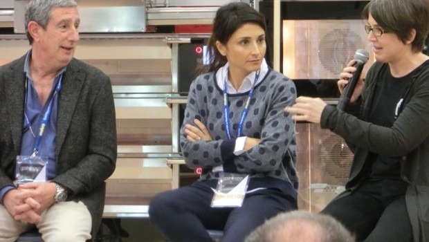 Beatriz Echevarría y Ana Bellsolá en la mesa redonda.