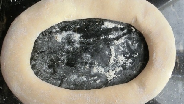 Formar dejando un buen círculo central, que se irá cerrando.