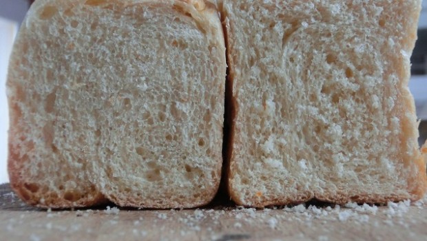 el pan debe ser de miga cerrada.