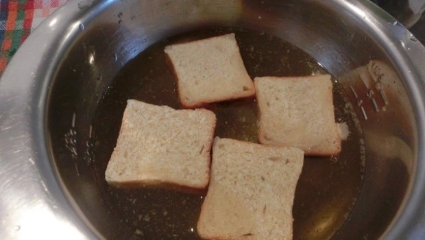 Mojar en el vino blanco.