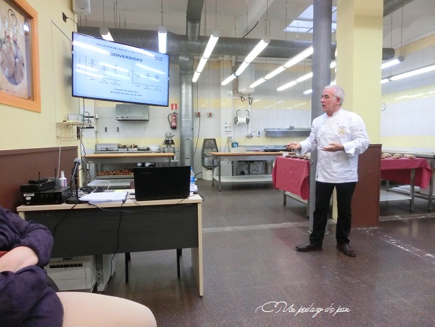 Momentos de la conferencia de Jorge Pastor.