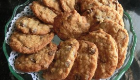 Esperando un vaso de leche.