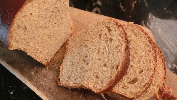 24 horas de reposo permiten que este pan sea más fácil de rebanar.