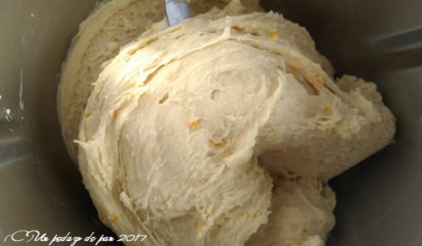 Primera fase del amasado en thermomix.